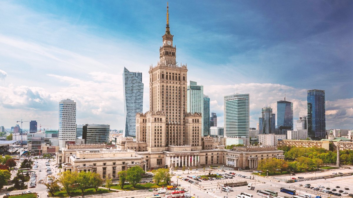 weather2travel's tweet image. Recently voted the ‘Best Destination in Europe’, Warsaw offers colourful architecture, trendy cafés &amp;amp; restaurants, quirky museums &amp;amp; verdant parks. Here’s how to make the most of a long weekend 🇵🇱 weather2travel.com/blog/long-week… @PolandtravelUS