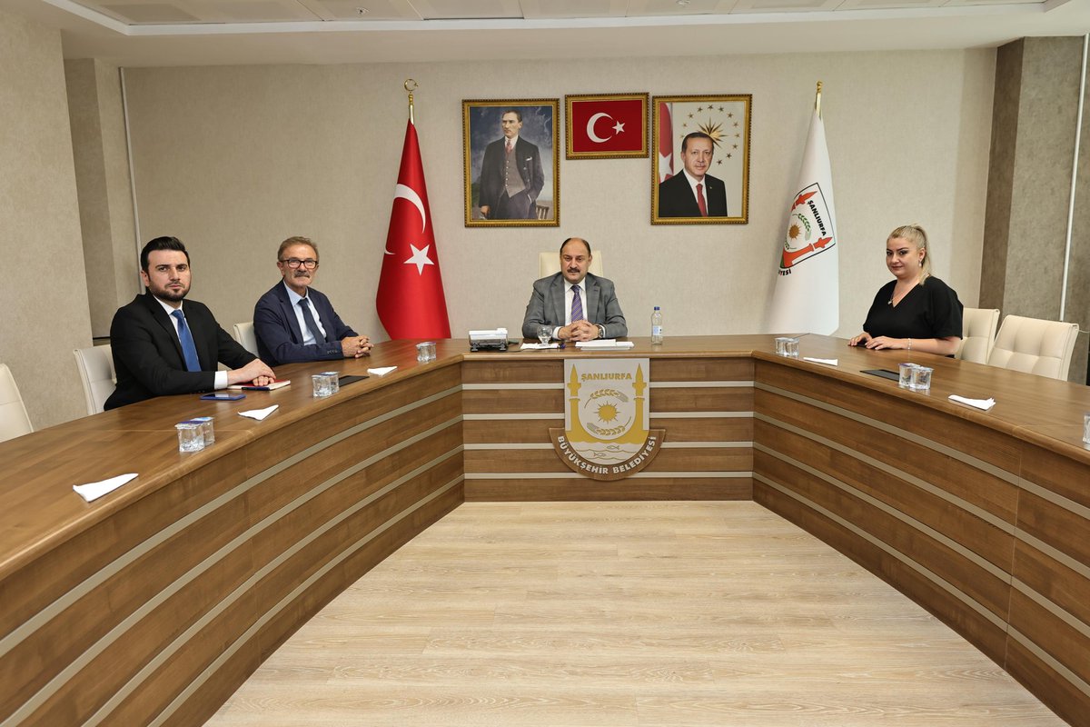 Taş Tepeler'den Dünyaya Açılan Kapı!

Taş Tepeler Projesi Koordinatörü Prof. Dr. Necmi Karul, Şanlıurfa Büyükşehir Belediye Başkanımız Mehmet Kasım Gülpınar’ı ziyaret ederek 2025 yılı kazı çalışmaları ve uluslararası tanıtım faaliyetleri hakkında değerlendirmelerde bulundular.