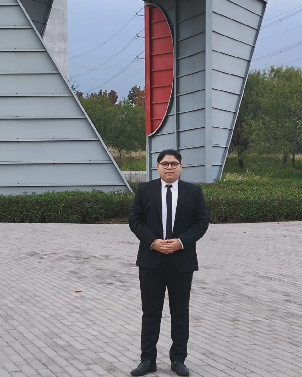 🧠💬 Daniel Martínez, alumno de la Maestría en Psicología Clínica, exploró cómo los terapeutas pueden adaptar sus técnicas para brindar un apoyo efectivo a las personas mayores 💯

🔍 Conoce más sobre su proyecto innovador aquí udem.edu.mx/ExploraTerapia…