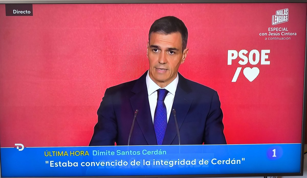 GuillemCristo's tweet photo. @Fgarea haciendo preguntas tontas en la comparecencia del SG del @PSOE. 
Ahora entiendo la razón de que trabajes con P.J.R.C. alias el Exuperancio. 
Garea, que odio llevas en tus entrañas. En que mala hora te apoyé, hoy le das la razón al Iván 🤮
#ApoyoASanchezCastejon https://t.co/rHmXNvZi3O