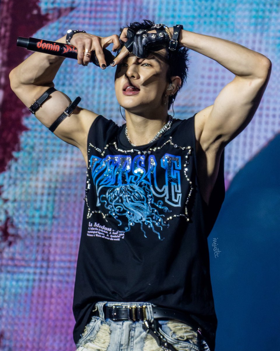 hyunesdior's tweet photo. My jaw dropped on the floor so fast https://t.co/ZjpTziIfzt