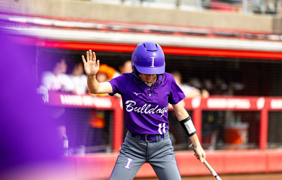 wiaawistate's tweet photo. ITHACA BULLDOGS #wiaasb https://t.co/tvCjPjQCmx