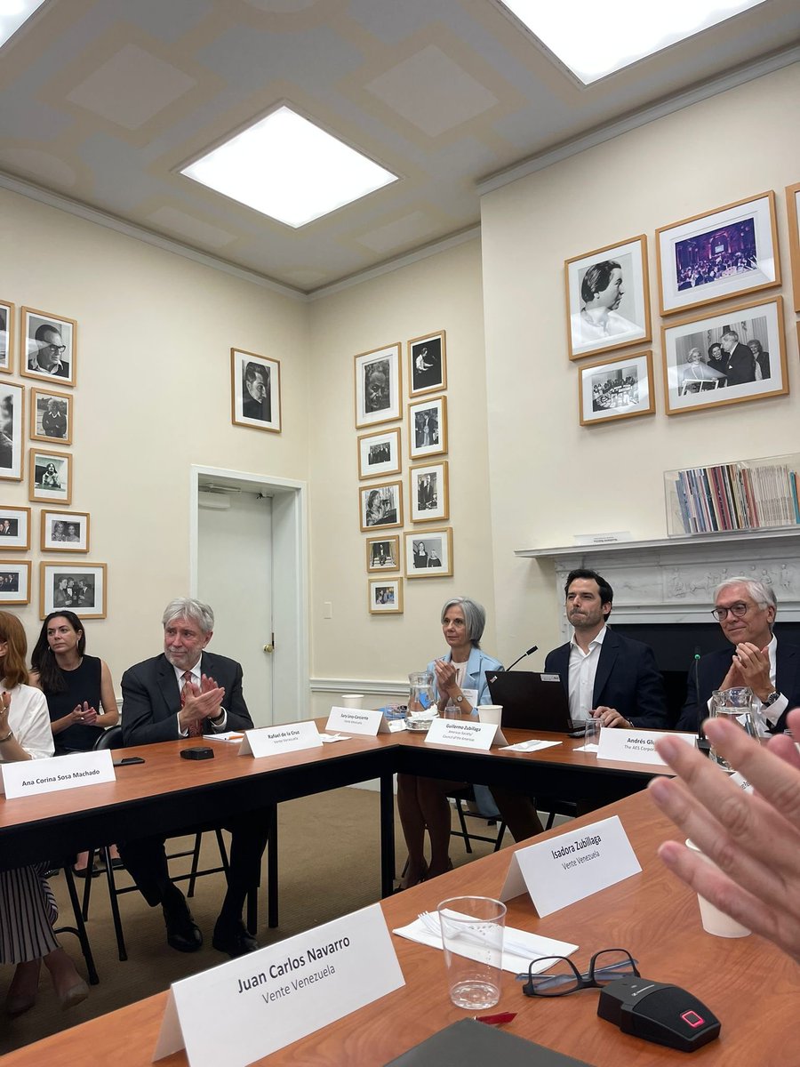 🇻🇪🗺️ Hoy, la líder de Venezuela, María Corina Machado (<a href="/MariaCorinaYA/">María Corina Machado</a>) presentó en Americas Society/Council of the Americas (<a href="/ASCOA/">Americas Society/Council of the Americas</a>), junto al equipo de asesores, el plan «Una oportunidad de un billón de dólares»: El lado positivo global de una Venezuela democrática.

La visión