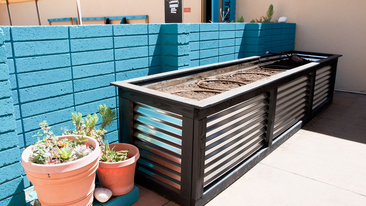 We’re headed to Twin Peaks Middle School again this year for our YP Helping Hands event, lending a hand with garden restoration projects.

Sign up to volunteer today!
📆 Friday, June 20th
🕒 8:30 AM – 1:30 PM
🔗 workforce.flashpoint.xyz/Lite/Event/Pro…

#ABCMeritShopProud