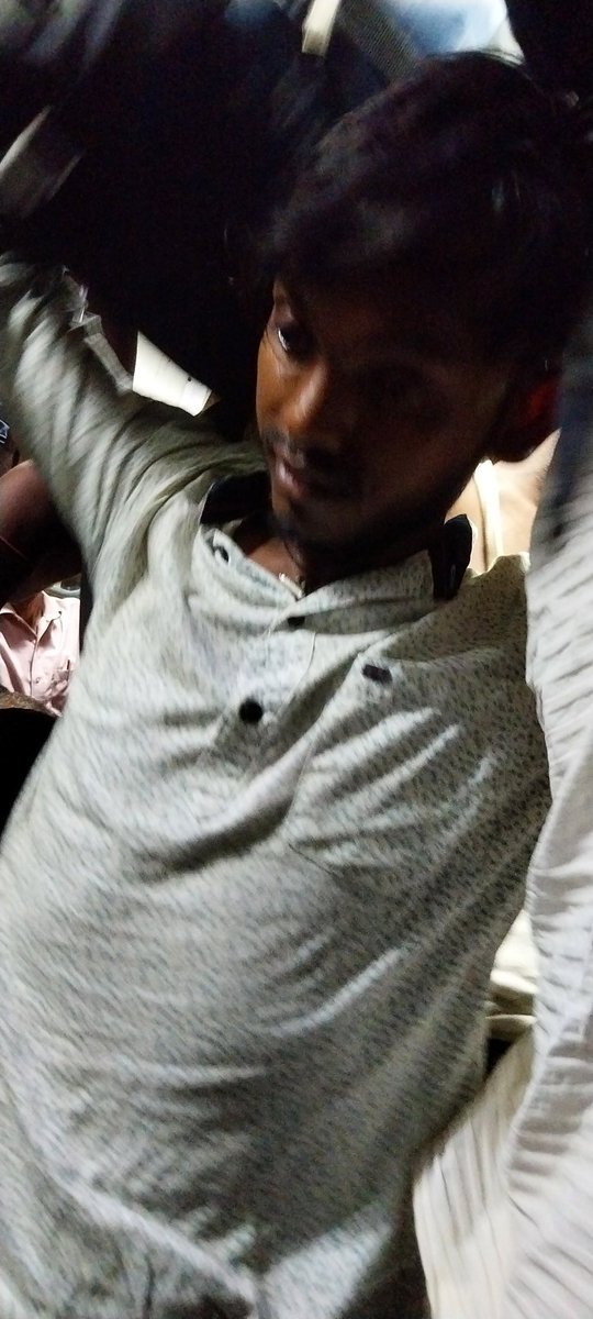 cusatgk's tweet photo. @RailMinIndia @RailwaySeva  I am traveling by sanghmitra express with pnr no 6816208953 in s6 sit no 7 you can see the situation https://t.co/eEohC5Fm8d