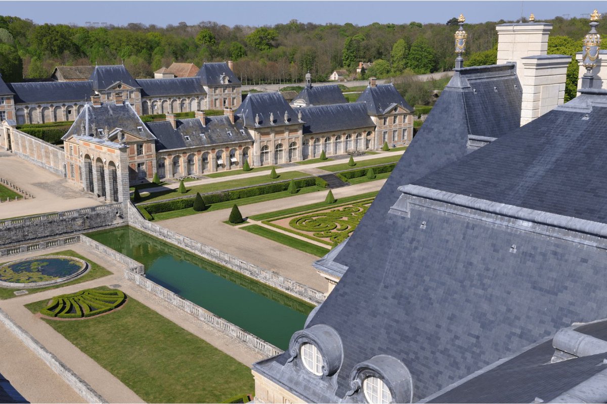 🏰 Situato a soli 50 km da Parigi, il Castello di Vaux-le-Vicomte è la più grande proprietà privata di Francia. Costruito tra il 1656 e il 1661, questo castello incarna magnificenza e storia, ispirando Versailles. 🌟

🔗 Scoprite di più qui 👇
parigi.it/it/castello_di…