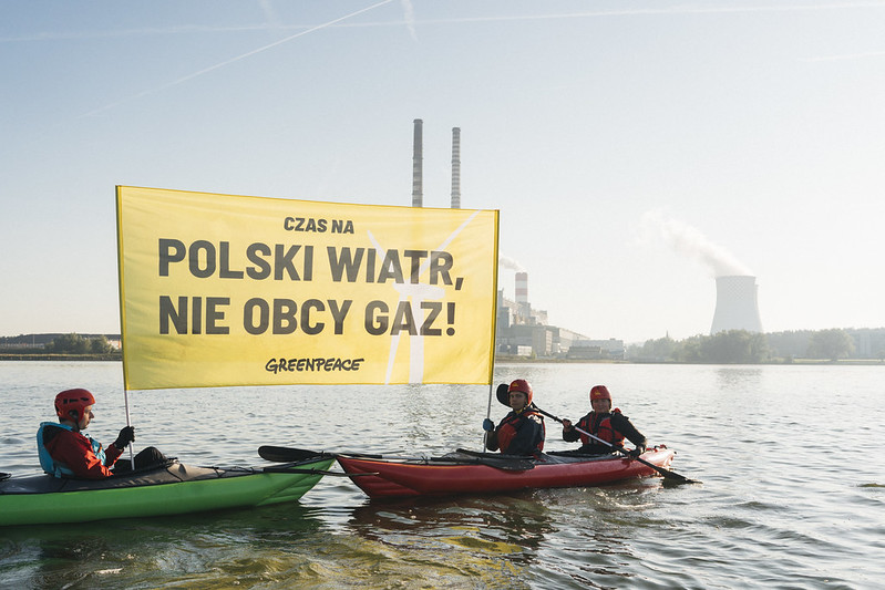 Greenpeace Polska (@greenpeace_pl) on Twitter photo Nowa strategia <a href="/Grupa_PGE/">PGE Polska Grupa Energetyczna</a> zamiast koncentrować się w pierwszej kolejności na rozwoju energetyki odnawialnej skupiona jest na uzależnieniu gospodarki od dostaw gazu zza granicy. To ma dawać nam bezpieczeństwo?!
greenpeace.org/poland/aktualn… Nowa strategia <a href="/Grupa_PGE/">PGE Polska Grupa Energetyczna</a> zamiast koncentrować się w pierwszej kolejności na rozwoju energetyki odnawialnej skupiona jest na uzależnieniu gospodarki od dostaw gazu zza granicy. To ma dawać nam bezpieczeństwo?!
greenpeace.org/poland/aktualn…