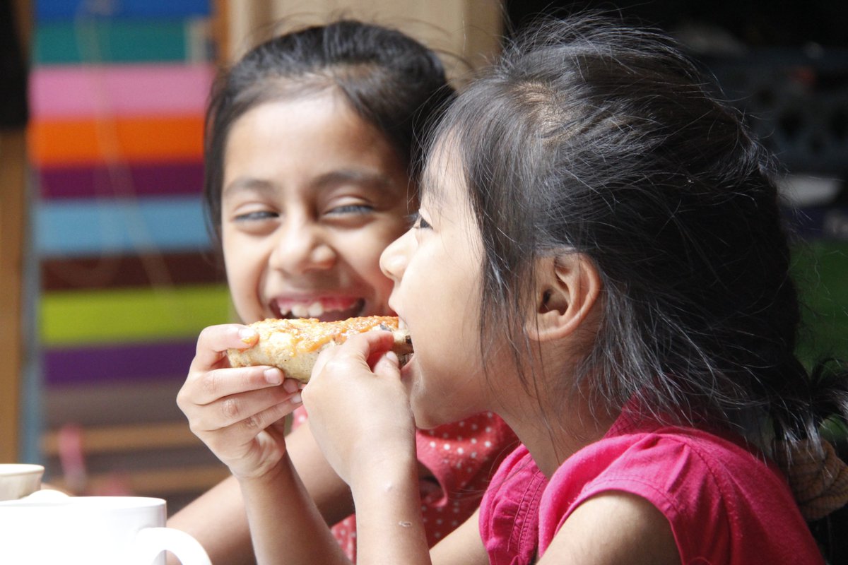 🌱La #AlimentaciónEscolar es una política con impacto positivo en la salud, en el aprendizaje de los estudiantes y en la reducción del hambre y la malnutrición. 

#AlimentaciónEscolar 🍎