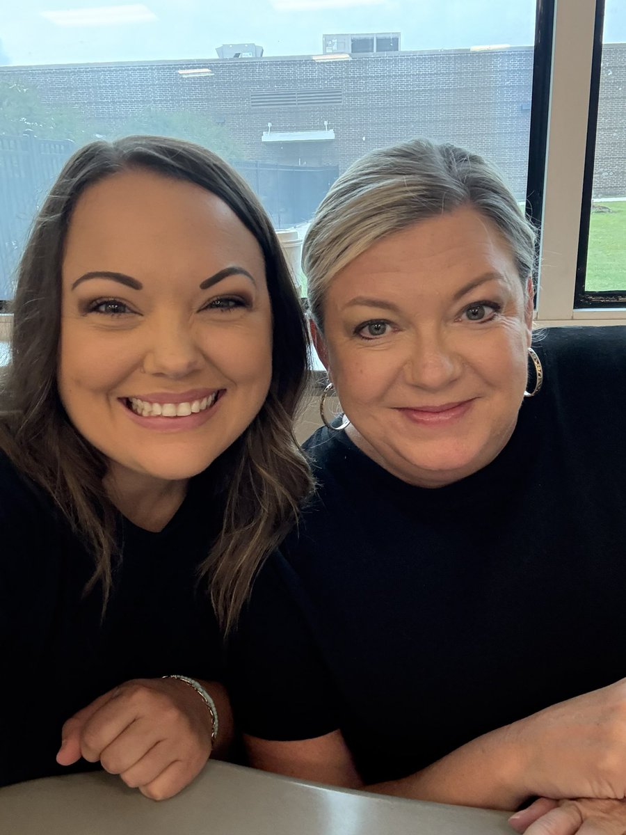 Always love spending time with my fellow counselor colleagues and friends!! These women are the best! So blessed to work in a district where we can collaborate often and learn from one another! ❤️ <a href="/HumbleISD_CBS/">HumbleISD_CBS</a>