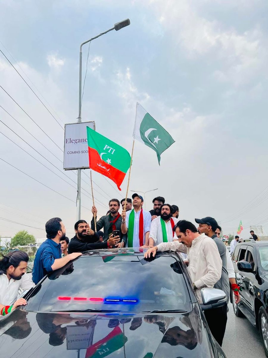 Ammar Bashir (@ammargujjarr) on Twitter photo جاؤ کہہ دو ن سے مت ٹکراؤ جنون سے 🔥
پشاور میں عظیم الشان ریلی ۔۔
شکریہ پشاور 👏🔥
قیادت احمد خان نیازی <a href="/NaeemPanjuthaa/">Naeem Haider Panjutha</a>
<a href="/aliijazbuttar/">Ali Ijaz Buttar</a> جاؤ کہہ دو ن سے مت ٹکراؤ جنون سے 🔥
پشاور میں عظیم الشان ریلی ۔۔
شکریہ پشاور 👏🔥
قیادت احمد خان نیازی <a href="/NaeemPanjuthaa/">Naeem Haider Panjutha</a>
<a href="/aliijazbuttar/">Ali Ijaz Buttar</a>