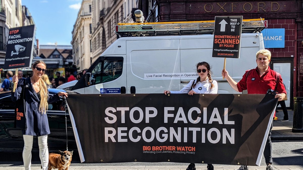 BigBrotherWatch's tweet image. 👁️The Metropolitan Police have been using live facial recognition in #Newham &amp;amp; #Haringey today

This technology turns the public into walking barcodes and our high streets into digital police line-ups 

Tell the Met to #StopFacialRecognition⤵️
you.38degrees.org.uk/petitions/stop…