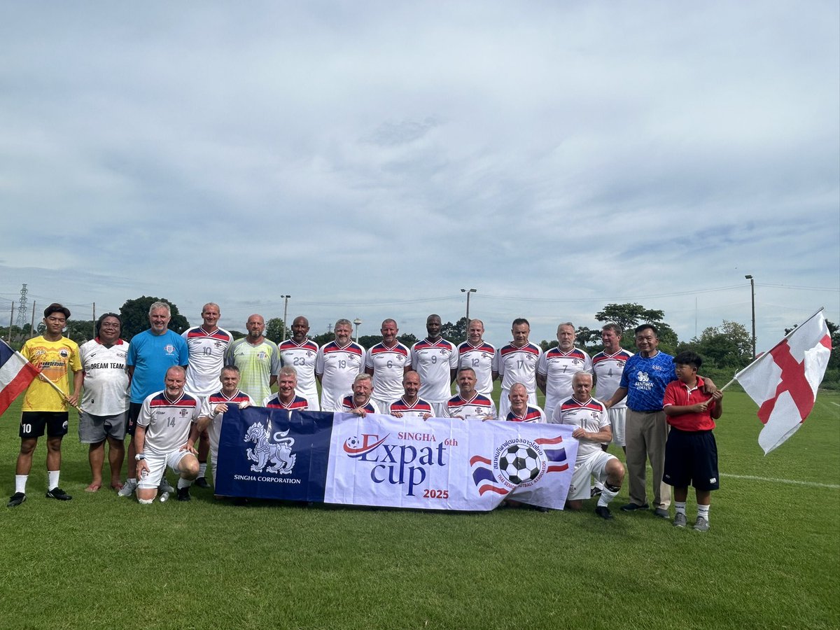 The mixed aged vets just back from Thailand for the international master’s
4 wins from the 6 games left England in 3 rd place Tough gig in extremely tropical conditions but a fabulous trip 
Thank you to the Thailand senior football association for you fabulous hospitality