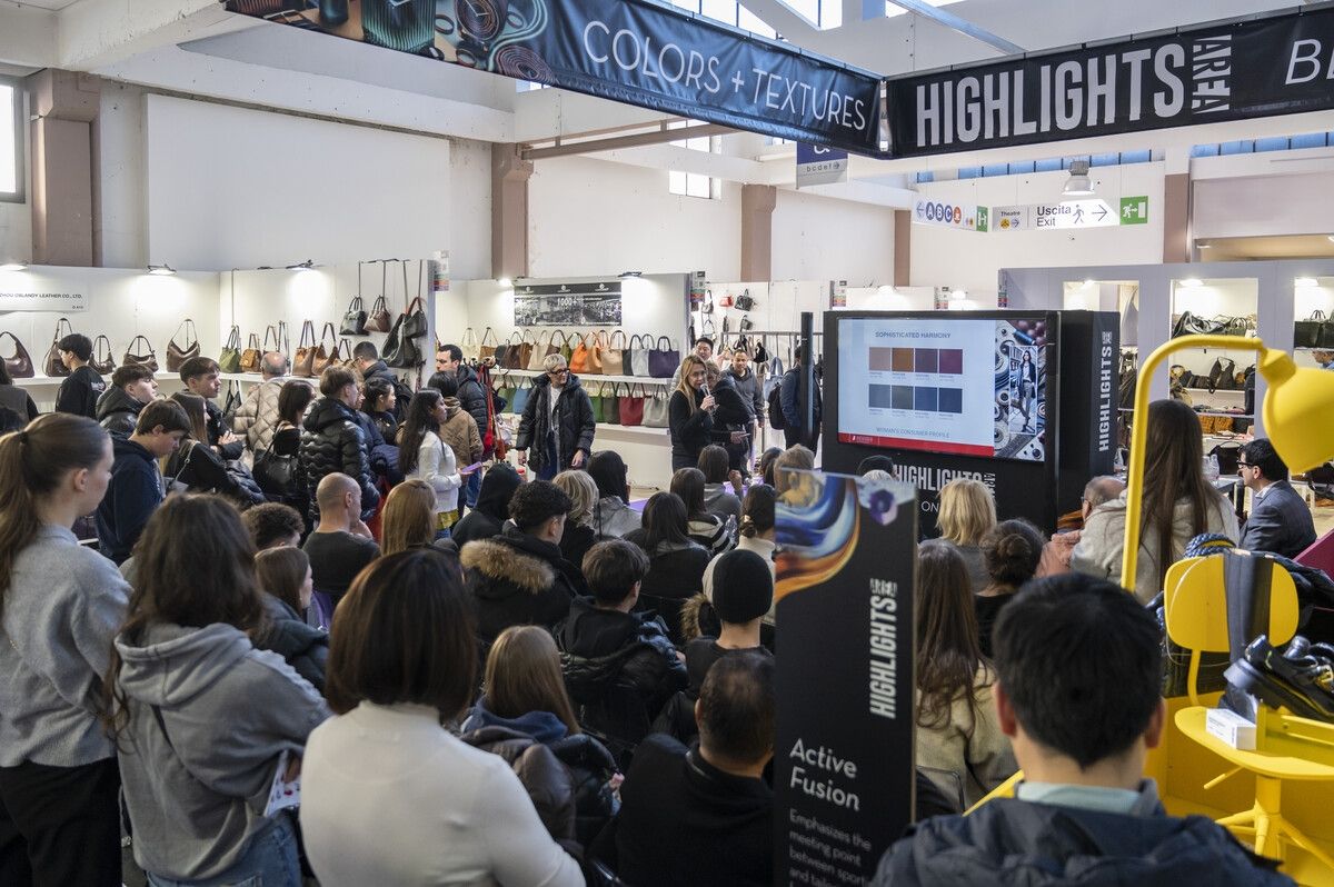 75 marcas de calzado español participan en Expo Riva Schuh en Garda, 16 de Elche buff.ly/rsNrrbW