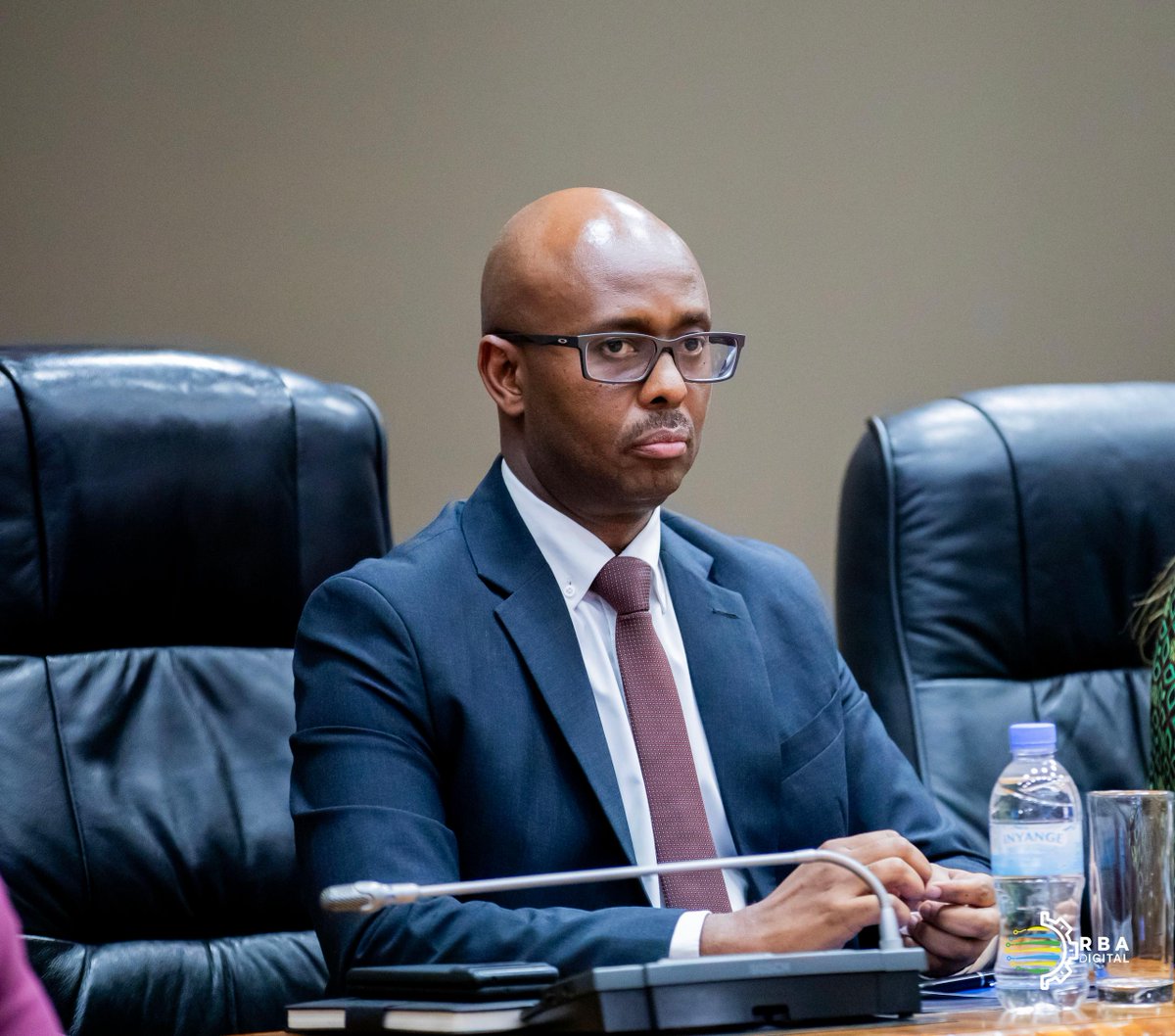 🚨AMAKURU AGEZWEHO🚨

Inteko Ishinga Amategeko, Umutwe w'Abadepite yemeje  umushinga w’itegeko rigena ingengo y’imari y’umwaka wa 2025-2026.

Minisitiri w'Imari n'Igenamigambi, Yusuf Murangwa, yabwiye Abadepite n'Abasenateri ko ingengo y’imari y'umwaka utaha izaba ari miliyari