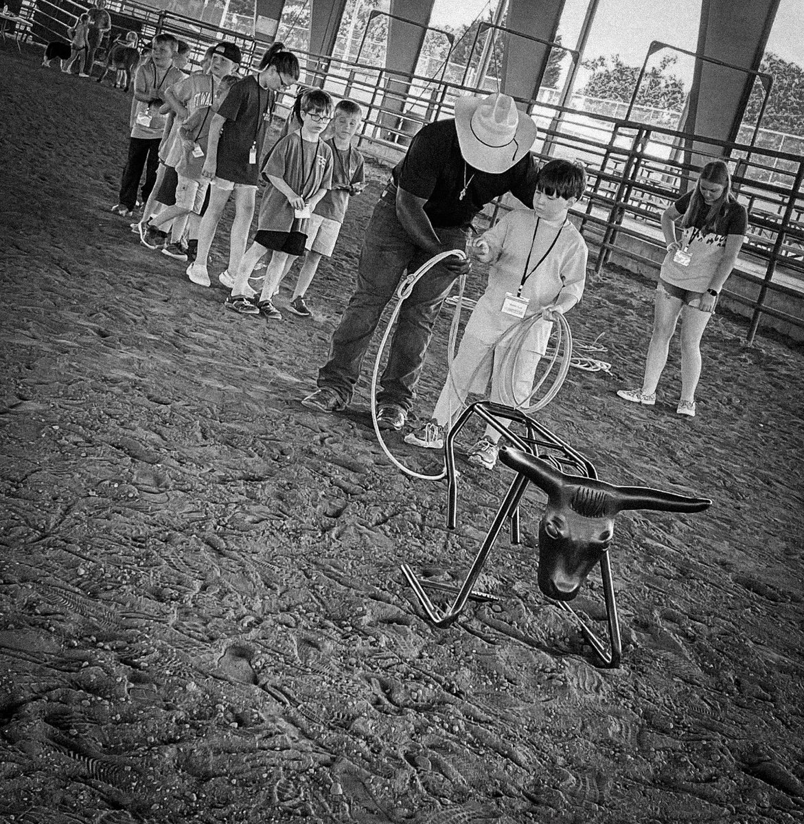 When you are thankful for what you have, you are always rewarded with more… LB

#rodeo #cowboy #horse #roping