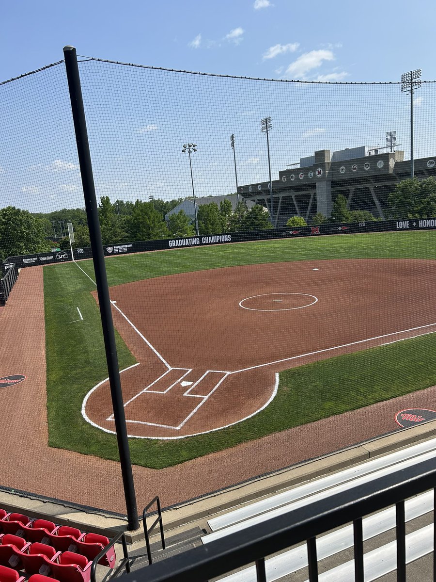 lexialeshire3's tweet image. Thank you so much @MiamiOH_SB for a great camp and opportunity. I learned so many new things, thank you for all the tips. @mandygardner24 @livforshey @Coach_Doria @ohiohawks2027
