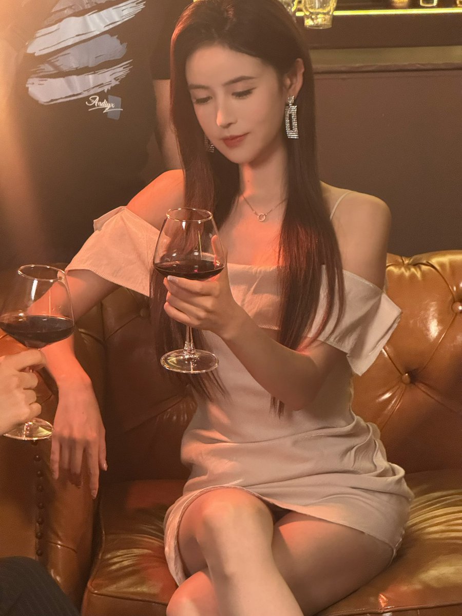 #web3 在 #binance Alpha 提供流动性
#web2 跟四爷联合做空魏氏集团股票，魏家从此四大家族除名。