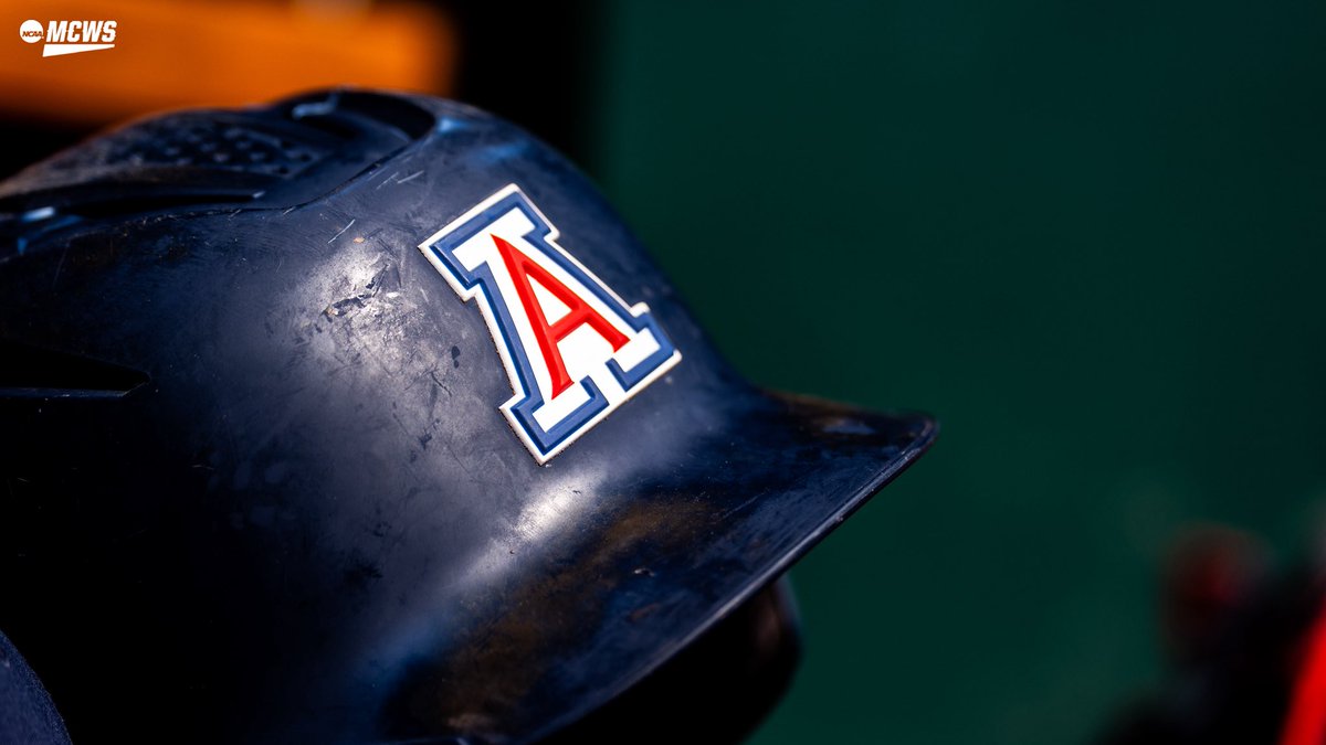 NCAABaseball's tweet image. Wildcats on the prowl 

#MCWS x @ArizonaBaseball