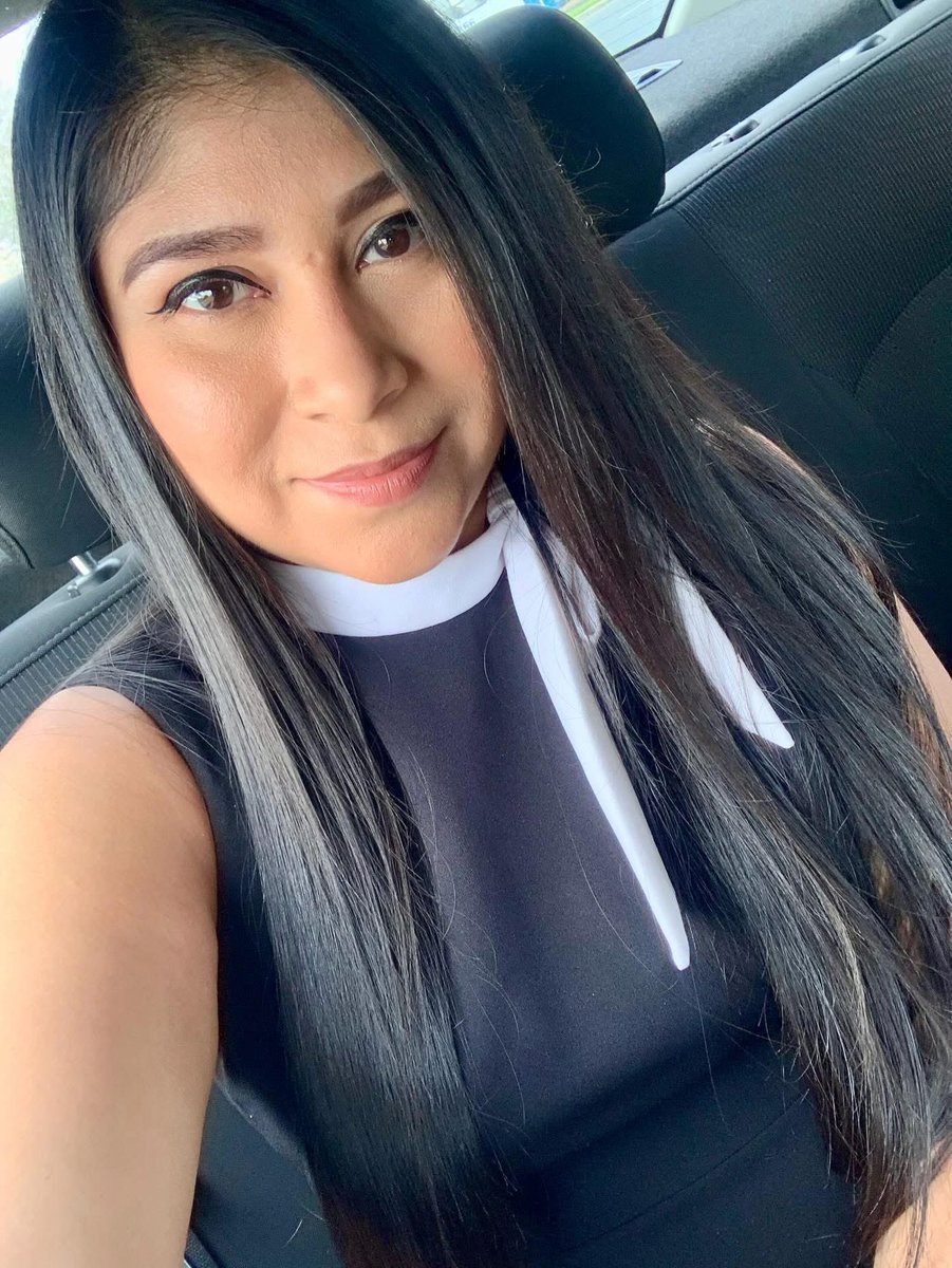 Una mujer que sabe sonreír sin compañía, dormir sin esperar un mensaje y ponerse linda para sí misma... Entendió todo ✨🖤