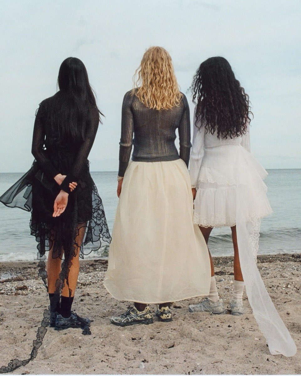 オンライン先行予約開始】Cecilie Bahnsen x ASICS Gel-Cumulus 16