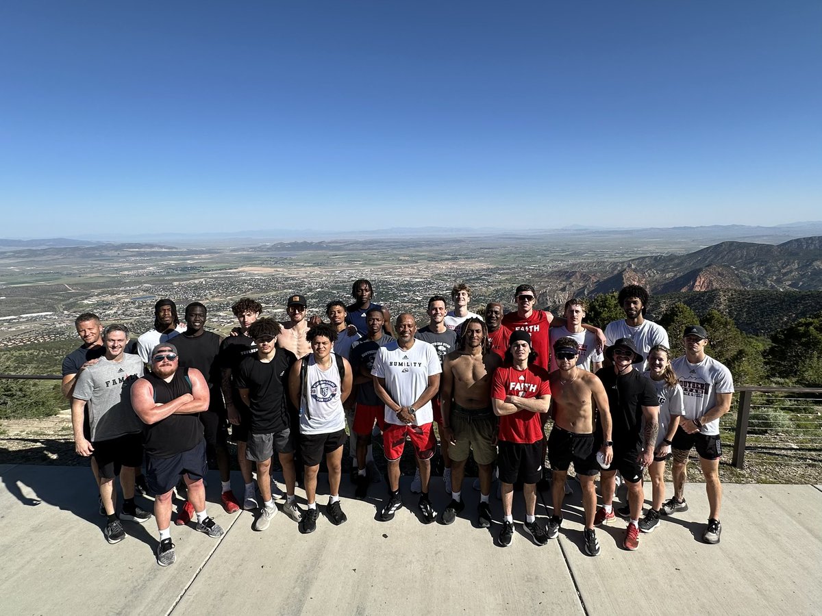 We had a great morning hiking the C trail! Putting in some work before season starts 💪 

#TBirdNation ⚡️ #RaiseTheHammer
