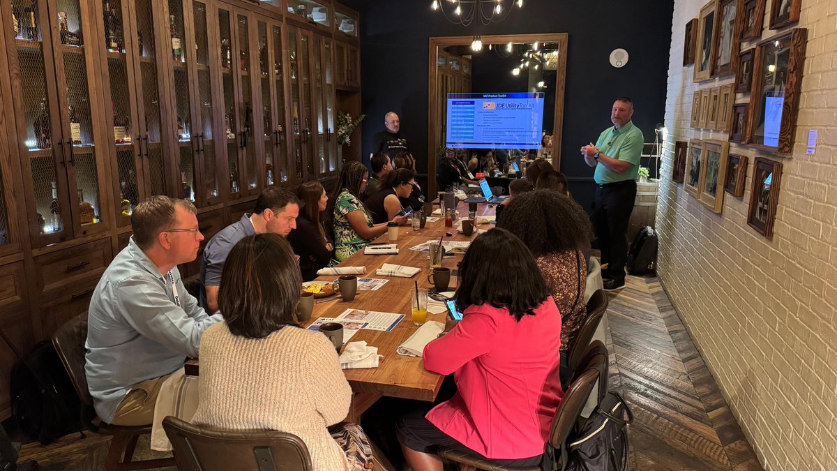 CATechnologyLLC's tweet image. Big thanks to all who joined our Power Breakfast Session at #BLUEPRINT4D in Vegas! ☕🍓
We kicked off the day with fresh coffee + fresh insights on #JDEOrchestration from CAT expert Jeff Copper.
Your energy made it a success! 🙌
#BP4D #catexperts #ERP #TechTalks @QuestUserGroup