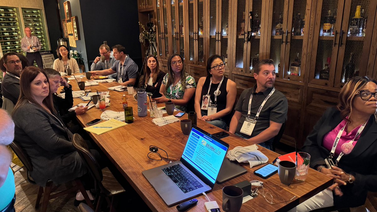 CATechnologyLLC's tweet image. Big thanks to all who joined our Power Breakfast Session at #BLUEPRINT4D in Vegas! ☕🍓
We kicked off the day with fresh coffee + fresh insights on #JDEOrchestration from CAT expert Jeff Copper.
Your energy made it a success! 🙌
#BP4D #catexperts #ERP #TechTalks @QuestUserGroup