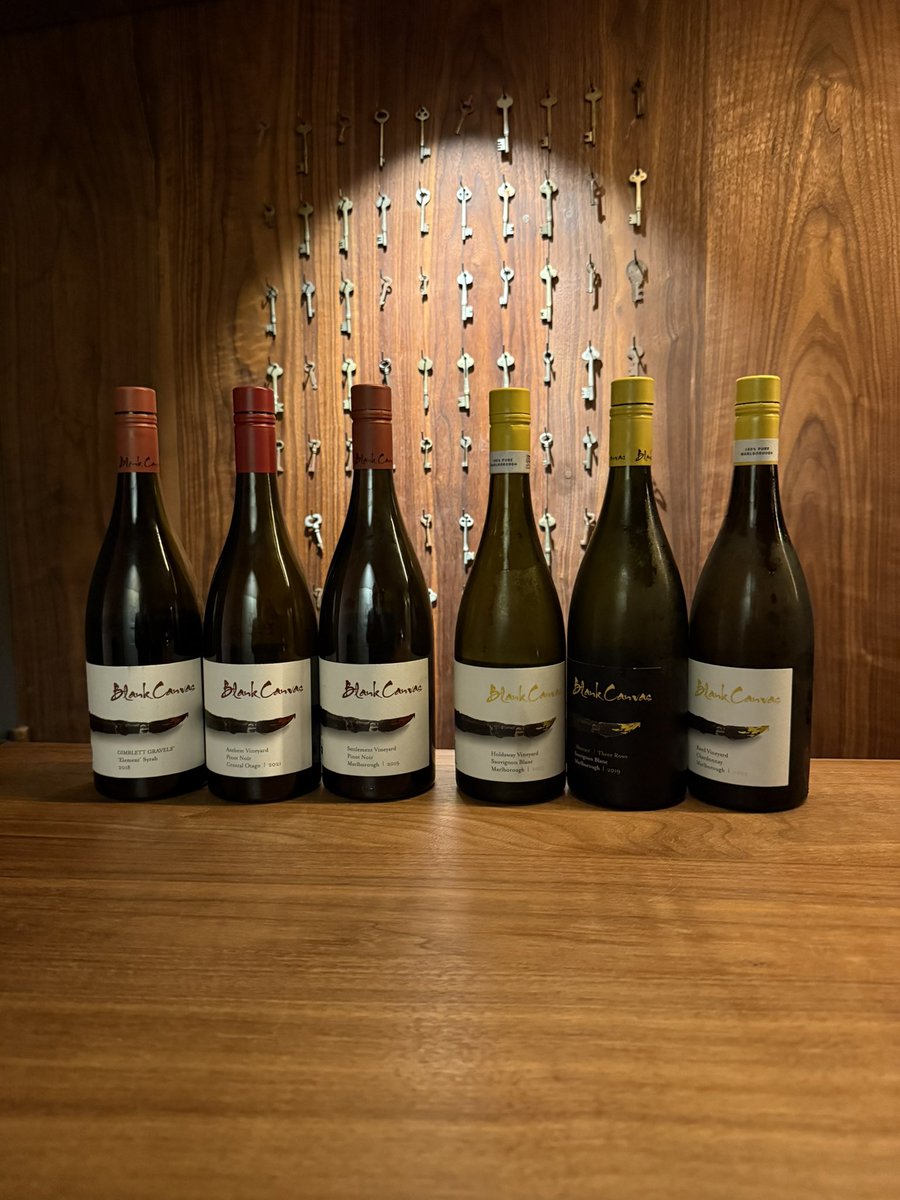 monwinejp's tweet photo. 旅の連れさんで、Blank Canvas Master Tasting セミナーを開催し、たくさんのblank canvasをいただきました。

#ニュージーランドワインの魅力 #NZWineJapan  
@DiscoverNZ_JP https://t.co/HKA5nu6kCJ