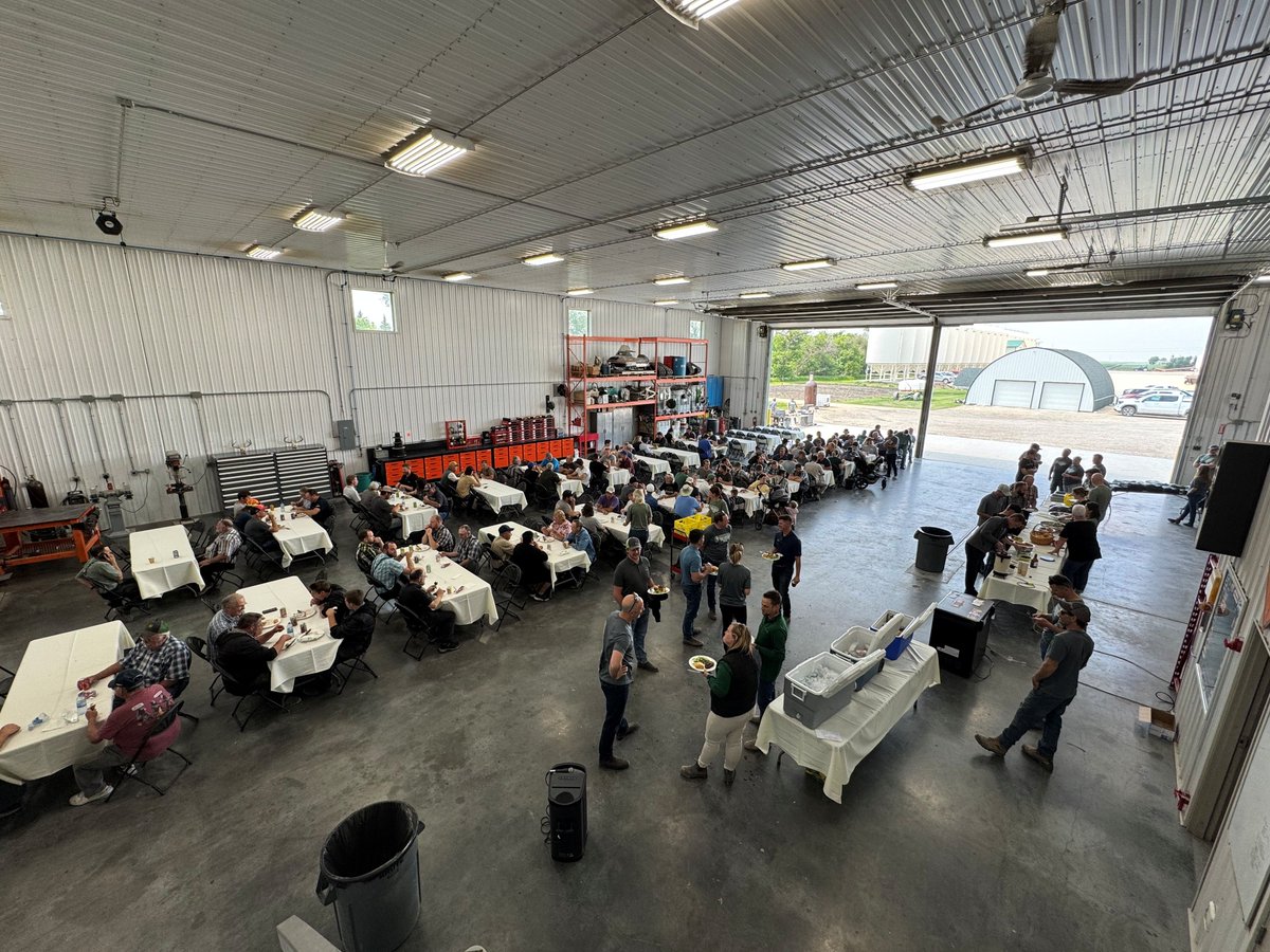 A huge THANK YOU to all our customers and partners who joined us for our customer appreciation BBQ!
It was a fantastic day filled with great company, delicious steak, and a chance to celebrate 75 years of Pitura Seeds together.
We're grateful for your continued trust, and look