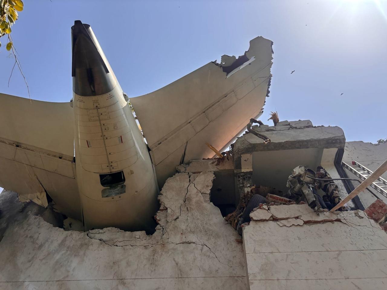 air india ai 171 plane crash image