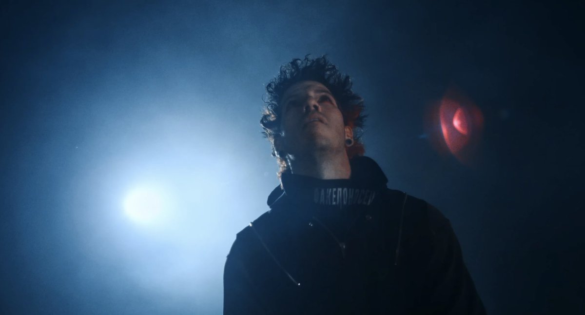 yøon •X••• tweet media