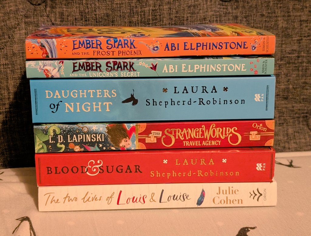 There's nothing like a cheeky <a href="/bertsbooks/">Bert’s Books</a> order 😊

📚The Two Lives of Louis &amp; Louise
📚The Strangeworlds Travel Agency
📚Ember Sparks 2
📚Ember Sparks 3 <a href="/abielphinstone/">Abi Elphinstone</a>
📚Blood &amp; Sugar
📚Daughters of Night <a href="/LauraSRobinson/">Laura Shepherd-Robinson</a>