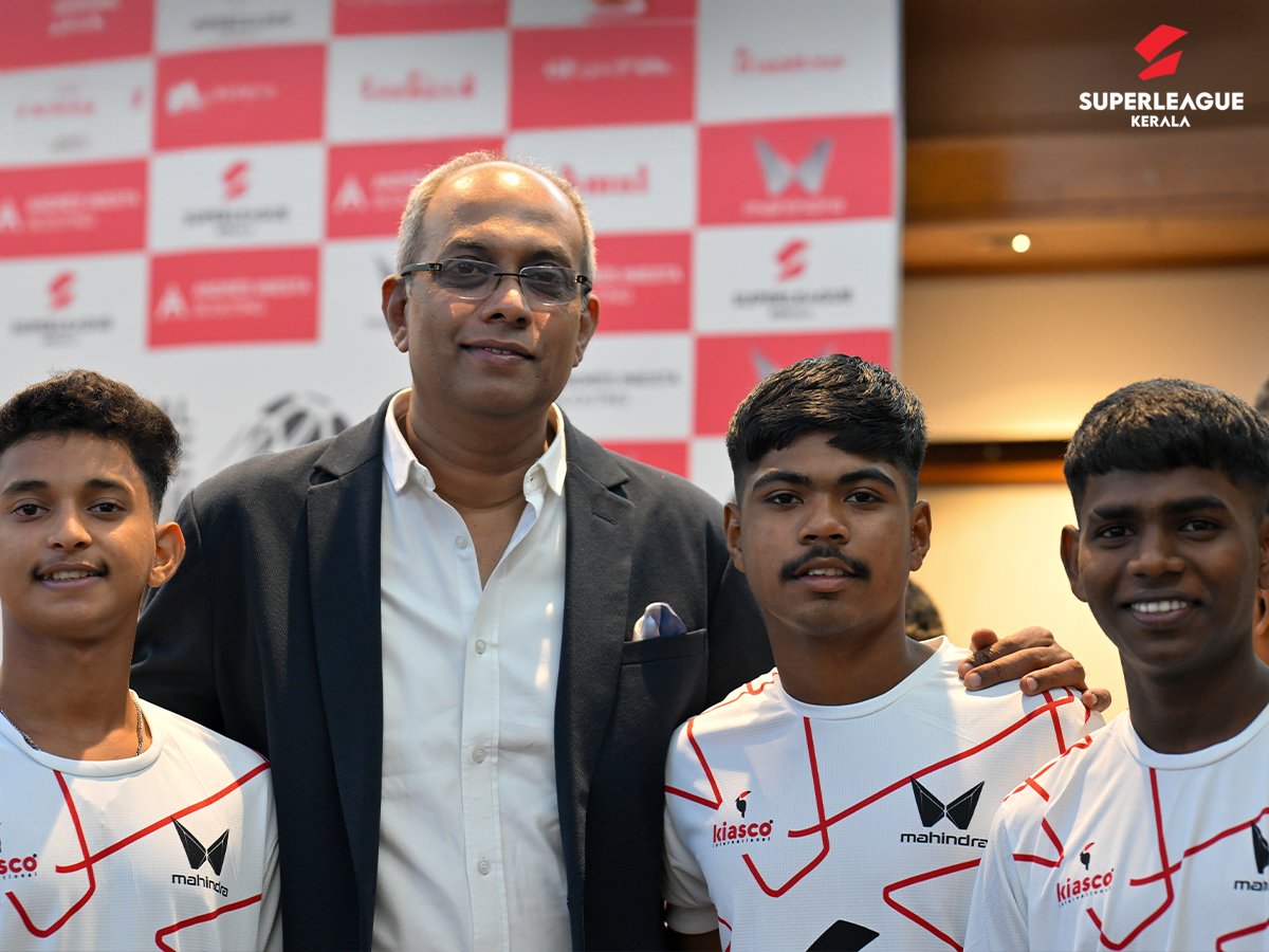 slk_kerala's tweet image. Our 12 future football stars, selected through the Andres Iniesta Scouting Program, along with their supportive parents, gathered for a special press meet before their departure to Villarreal Academy Malaysia!
The event was graced by Super League Kerala dignitaries and…