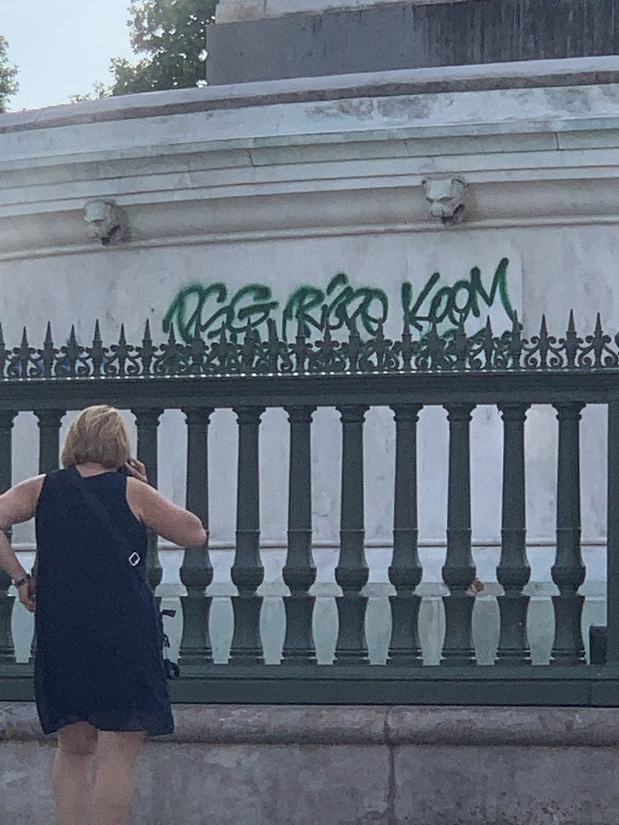 Association des usagers de DansMaRue (@audmr) on Twitter photo 2 semaines plus tard, aucune réaction du <a href="/MinistereCC/">Ministère de la Culture 🇫🇷</a> ! C’est hallucinant ! Qu’attendez-vous <a href="/datirachida/">Rachida Dati ن</a> ?
Pire, le lieu (une nécropole, rappelons-le) n’a même pas été balayé ! 2 semaines plus tard, aucune réaction du <a href="/MinistereCC/">Ministère de la Culture 🇫🇷</a> ! C’est hallucinant ! Qu’attendez-vous <a href="/datirachida/">Rachida Dati ن</a> ?
Pire, le lieu (une nécropole, rappelons-le) n’a même pas été balayé !
