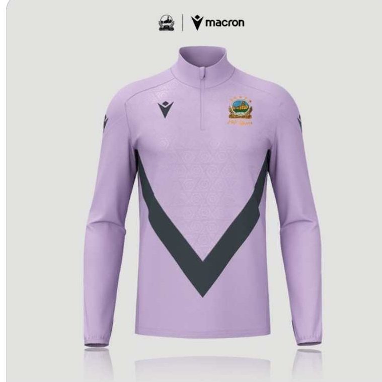 Delighted for Marcus 🐓 but that training gear is exactly the same as Linfield's 🤣