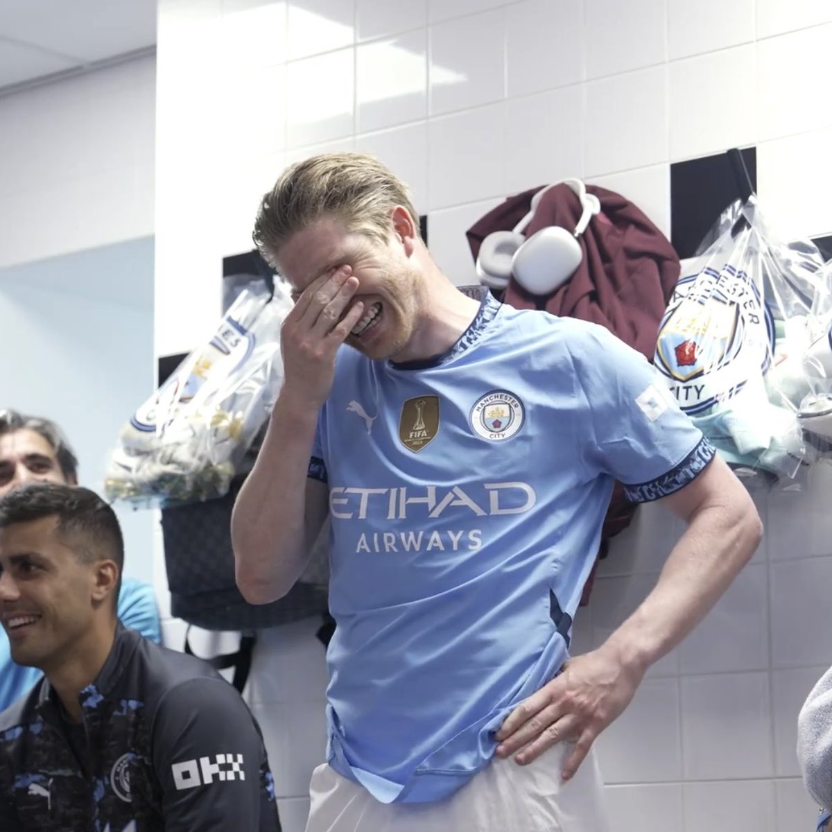 Kevin De Bruyne’s final speech to the #ManCity squad after his final game against Fulham:

“Obviously the decision had been taken a while ago, but I wanted to end in a good way. I’m happy that you guys are playing Champions League.

It has been an honour. You deserve all the