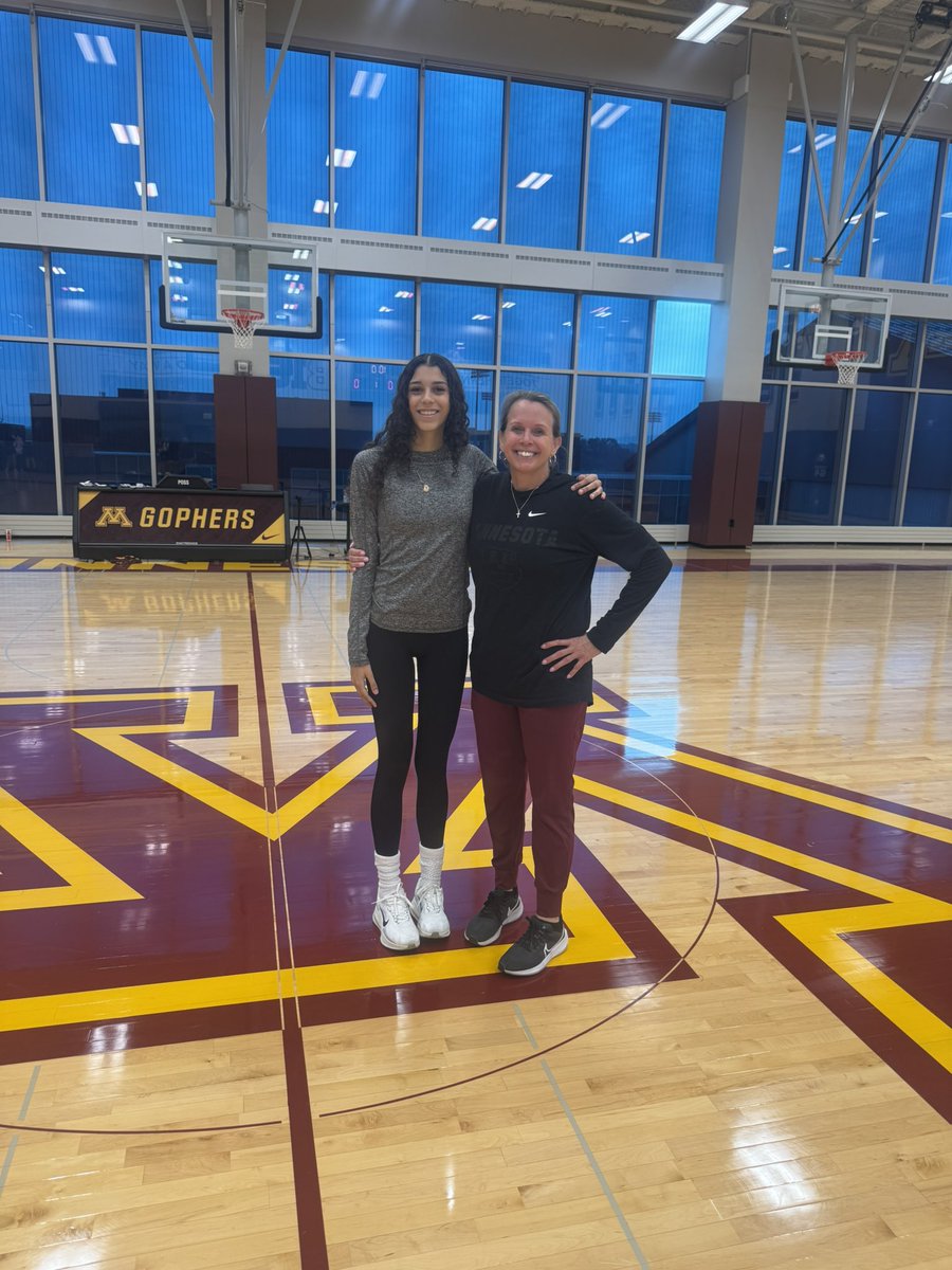 holman2029's tweet image. Very thankful to be invited by @CoachDawnP @GophersWBB to practice this morning and for an awesome visit. Best 3 hours and I appreciate the interest so much.