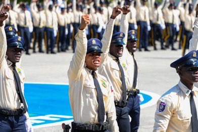 AYITI: <a href="/citoyendidier/">Alix Didier Fils-Aimé</a> rann omaj avèk <a href="/pnh_officiel/">PNH</a> k ap selebre jedi 12 jen sa trantyèm anivèsè li. Li salye travay polisye yo, epi renouvle angajman solanèl gouvènman an pou akonpaye PNH la nan batay esansyèl kont gang yo, pou sivi nasyon an ak avni demokrasi ayisyèn nan.