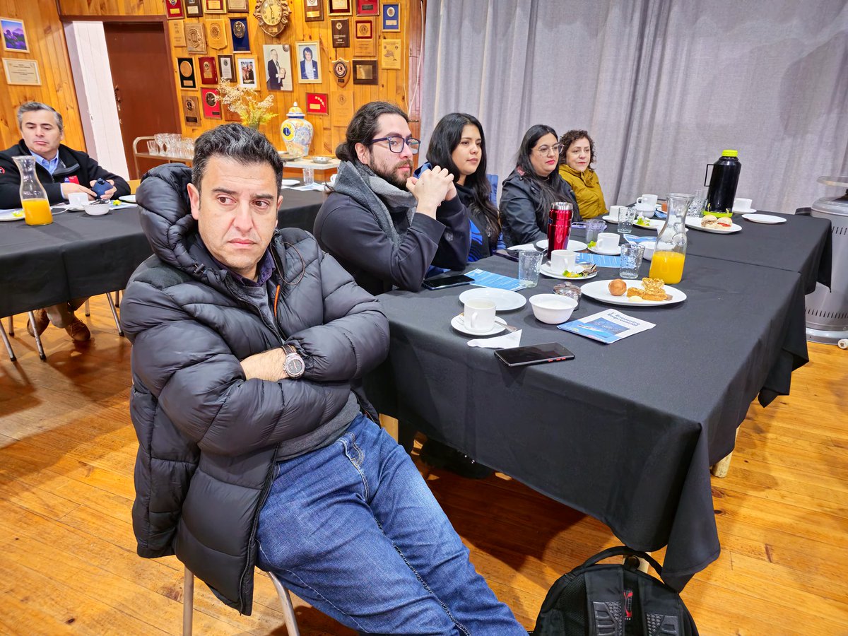 📌 En #LosMuermos se realiza Difusión del DS 44 donde parte del equipo de la <a href="/drtloslagos/">DRT LOS LAGOS</a> e <a href="/ISLLosLagos/">ISL Los Lagos</a> entregan información relevante respecto de materias de salud y seguridad que entrega esta nueva normativa.
En la instancia también nos acompaña Seremi <a href="/MintrabLosLagos/">Mintrab Los Lagos</a> 🙌🏻