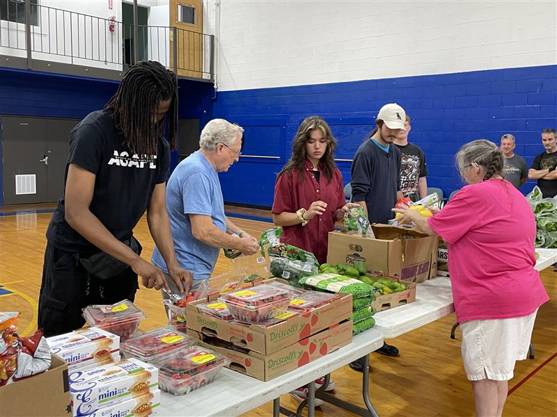 tnAchieves (@tnachieves) on Twitter photo Thanks to <a href="/knoxvilleDC/">Knoxville Dream Center</a> for hosting students for a Community Service Day! Students volunteered with the food truck mobile pantry program.
Don't forget community service is due July 1st! All hours must be submitted on our website!
🔗tnachieves.org/cs Thanks to <a href="/knoxvilleDC/">Knoxville Dream Center</a> for hosting students for a Community Service Day! Students volunteered with the food truck mobile pantry program.
Don't forget community service is due July 1st! All hours must be submitted on our website!
🔗tnachieves.org/cs