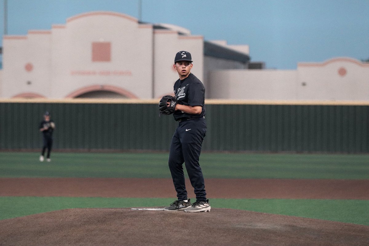 Del Valle Baseball tweet media