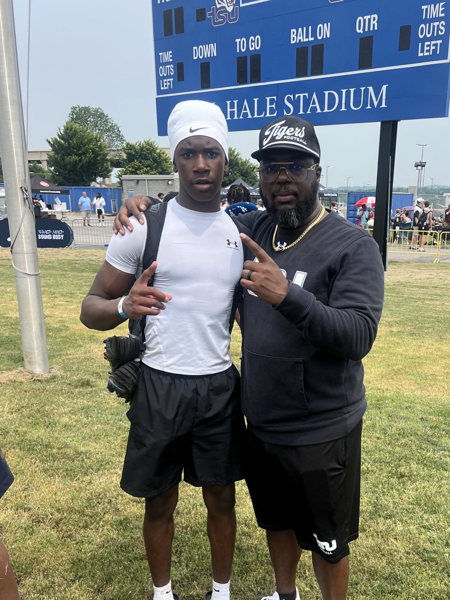BLESSED to receive a division 1 offer  from Tennessee State University          #AGTG🌟!! <a href="/smsbacademy/">SoundMind SoundBody®</a> <a href="/MarcSutherland_/">Marcus Sutherland</a> <a href="/MIexposure/">Michigan exposure</a> <a href="/PrepRedzoneMI/">Prep Redzone Michigan</a> <a href="/PrepRedzoneMI/">Prep Redzone Michigan</a> <a href="/KC_CoachTP/">Coach Terel Patrick</a> <a href="/MichFBFrenzy/">Michigan Prep Frenzy</a> <a href="/statnitee/">Statnite</a> <a href="/DetKingFootball/">Detroit King Football</a>