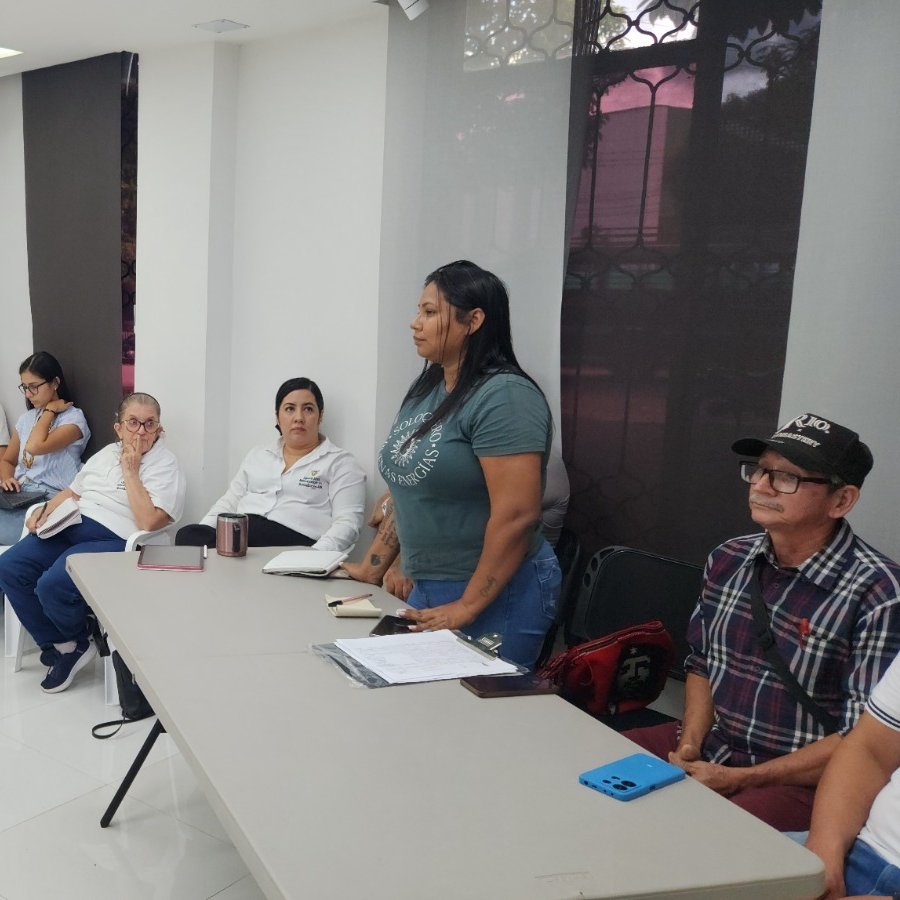 ARNColombia's tweet photo. Articular acciones en pro de las y los #FirmantesDePaz 🕊 fue el propósito de la Mesa de Reincorporación realizada en #Florencia, #Caquetá, espacio donde se toman decisiones que les permiten ejercer plenamente su ciudadanía y avanzar en la implementación del #AcuerdoDePaz. https://t.co/xPERcEjuy1