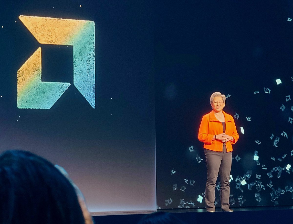 MarcoChiappetta's tweet image. . @AMD CEO Dr. Lisa Su has taken the stage at the company's #AdvancingAI event. What are you hoping to see or hear during her keynote?