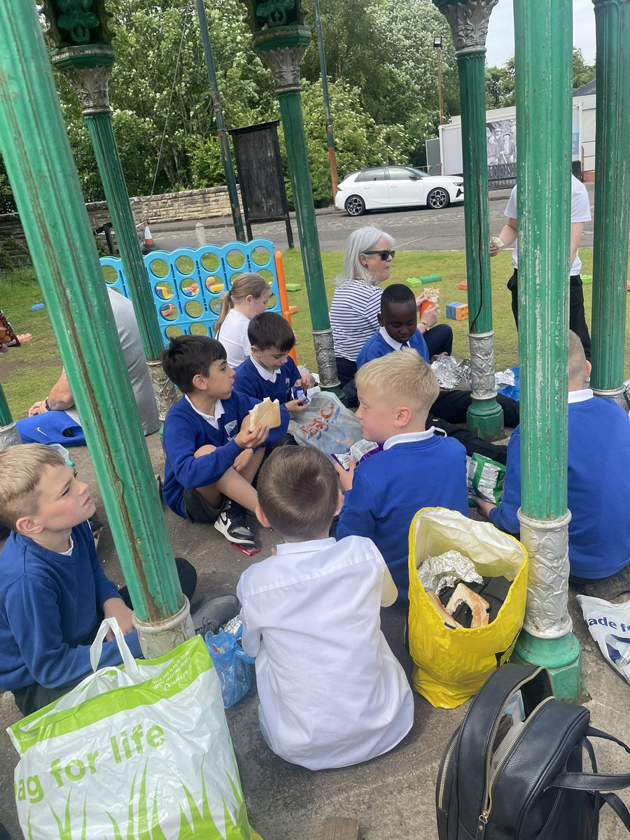 Mrs Allan tweet media