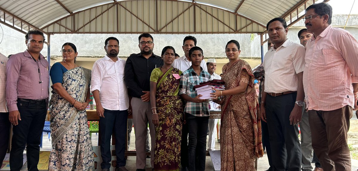 Under the leadership of Chief Minister Revanth Reddy garu, students in Telangana received their textbooks and uniforms on the very first day of the academic year.

📍#Nagarkurnool #Vangoor ZPHS  

<a href="/TelanganaCMO/">Telangana CMO</a> <a href="/revanth_anumula/">Revanth Reddy</a> <a href="/edu_commissonTG/">Telangana Education Commission</a> <a href="/Collector_NGKL/">Collector_NGKL</a>