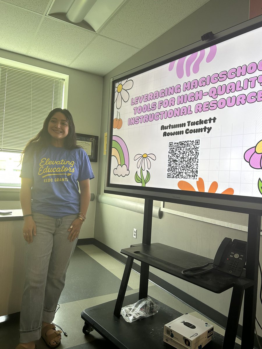 Rodburn’s own Autumn Tackett presenting at the Elevation Summit on how to incorporate AI into HQIRs! “Proud mom” (instructional coach) moment! 
#KEDCgrants