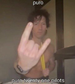 cara quando a gente acha que eles ja lançaram todo tipo de musica os manos vao la e inovam de novo
sinistro