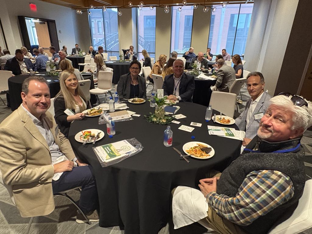 OhioBroadcaster's tweet image. Lunch is served at the OAB Executive Forum! 😋 We love seeing so many of our member stations and #OhioBroadcasters together in the same room!