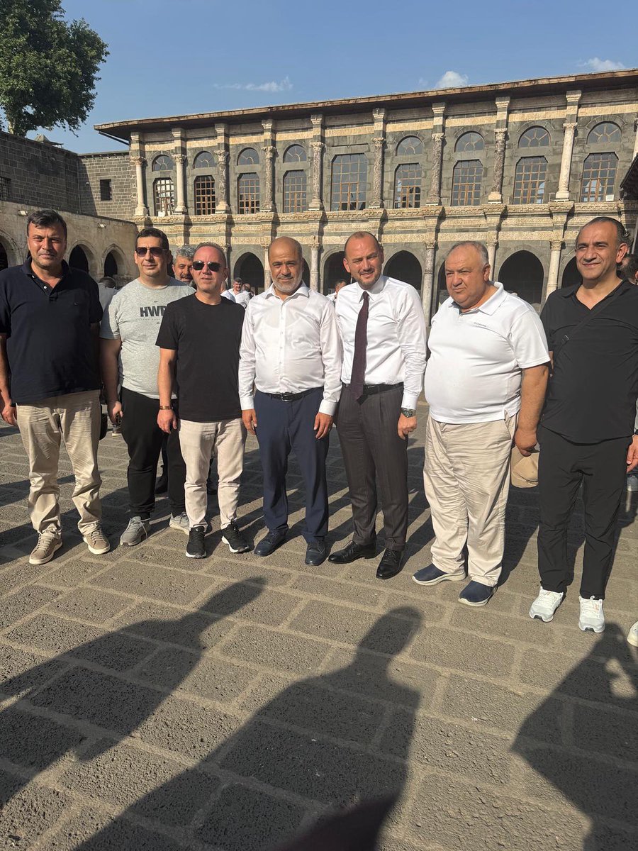 Şube Başkanımız Ercan İşlek ve yönetim kurulu üyelerimizle birlikte, “Terörsüz Türkiye” temalı toplantıya katıldık.
Toplantı sonrası Ulu Camii’de Genel Başkanımız Burhan Özdemir ile bir araya geldik.
Birlik, beraberlik ve kardeşlik için çalışmaya devam.